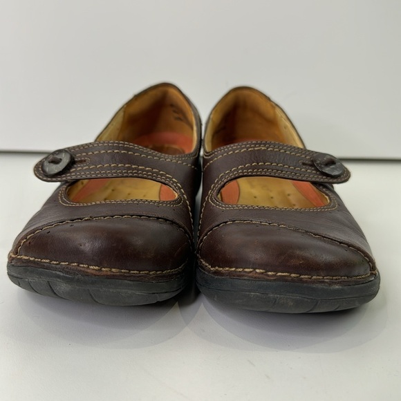 Clarks Structured Women's Brown Leather MaryJane Shoes - Picture 2 of 12